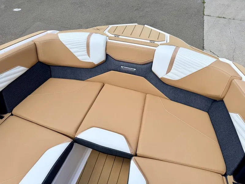 Slide: The Image of MasterCraft X24 2026 - 38