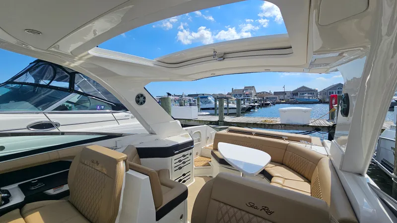 Slide: The Image of Sea Ray 310 SLX 2019 - 25