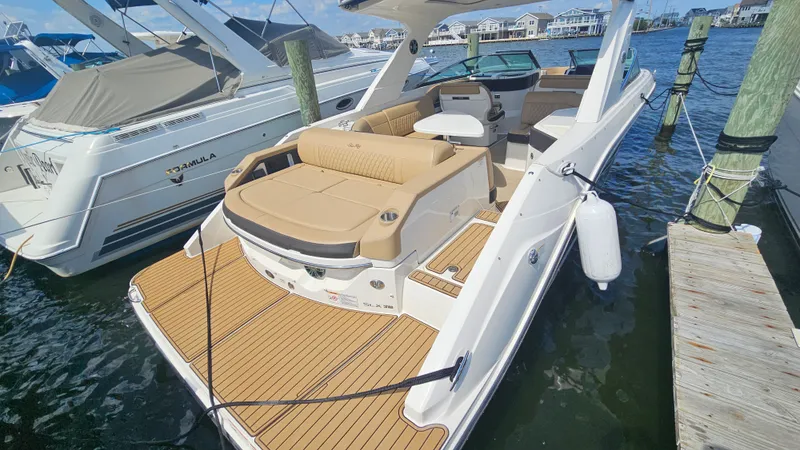 The Image of Sea Ray 310 SLX 2019 - 2