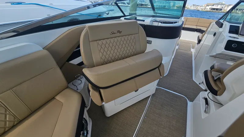 Slide: The Image of Sea Ray 310 SLX 2019 - 13