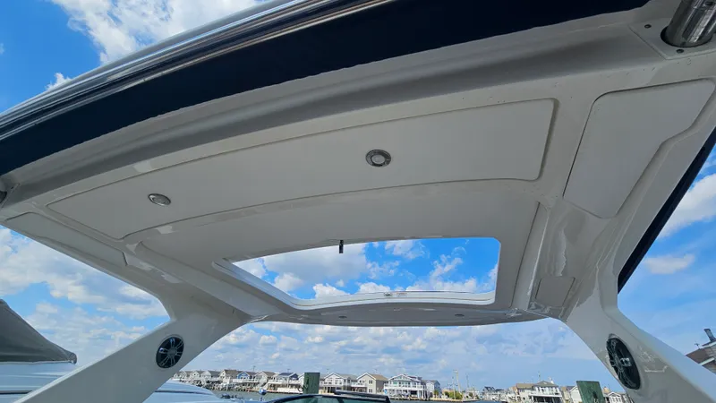 Slide: The Image of Sea Ray 310 SLX 2019 - 22