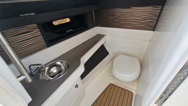 Slide: The Image of Sea Ray 310 SLX 2019 - 26