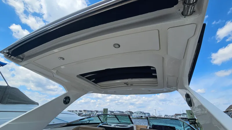 Slide: The Image of Sea Ray 310 SLX 2019 - 21