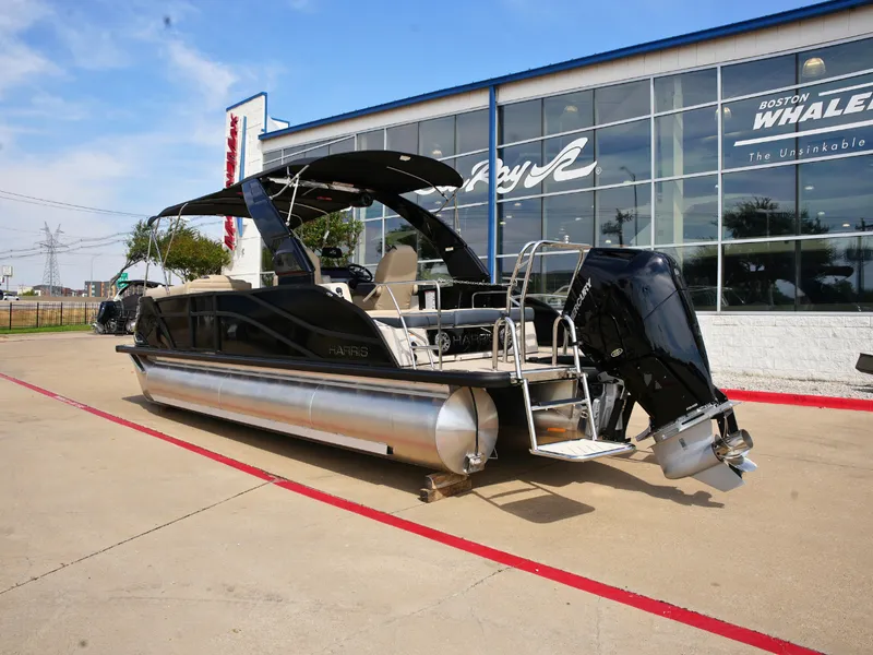 Slide: The Image of Harris Grand Mariner 230 2027 - 2