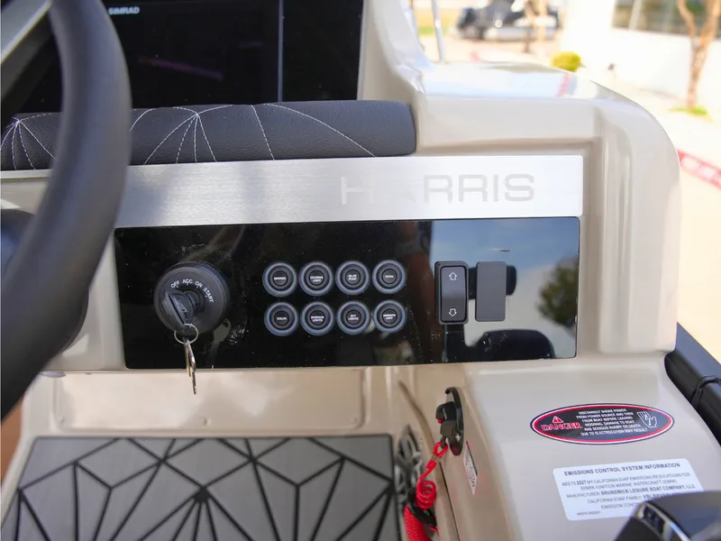 Slide: The Image of Harris Grand Mariner 230 2027 - 26
