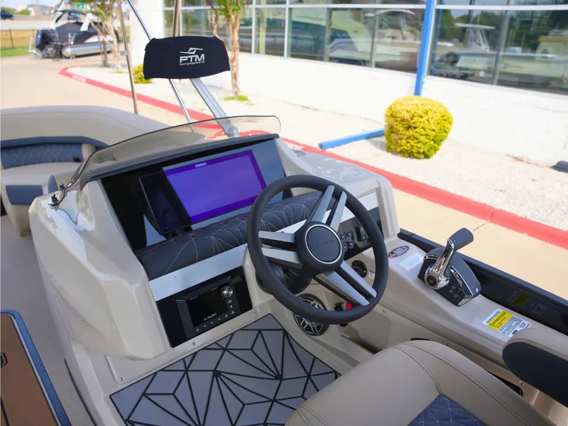 Slide: The Image of Harris Grand Mariner 230 2027 - 22