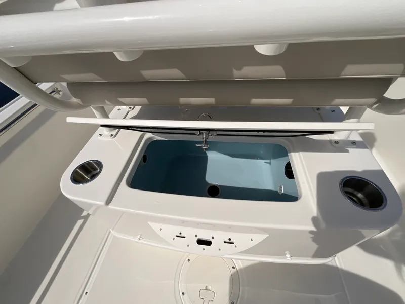 Slide: The Image of Boston Whaler 210 Montauk 2027 - 10