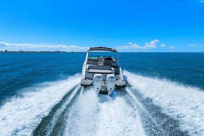 Slide: The Image of Sea Ray 310 SLX OB 2023 - 15