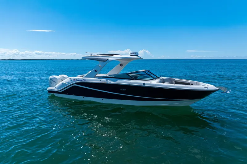 Slide: The Image of Sea Ray 310 SLX OB 2023 - 3