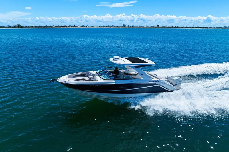Slide: The Image of Sea Ray 310 SLX OB 2023 - 14