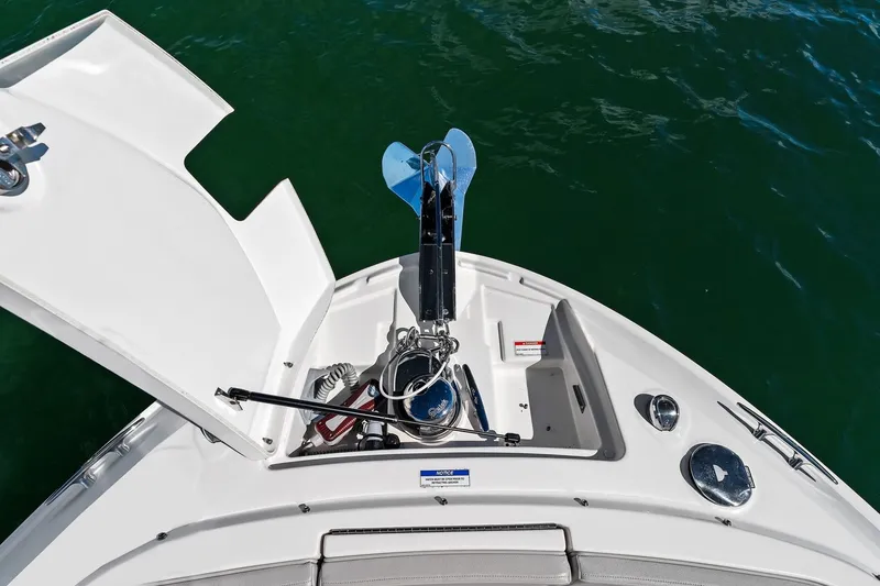 Slide: The Image of Sea Ray 310 SLX OB 2023 - 20