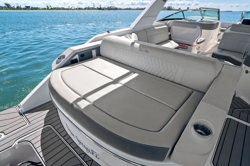 Slide: The Image of Sea Ray 310 SLX OB 2023 - 45