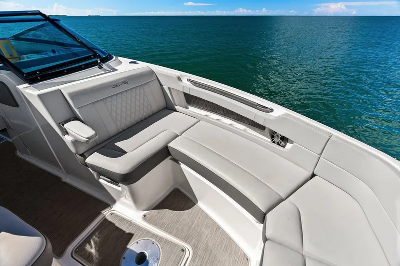 Slide: The Image of Sea Ray 310 SLX OB 2023 - 23