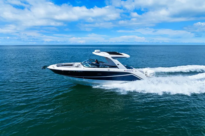 Slide: The Image of Sea Ray 310 SLX OB 2023 - 16