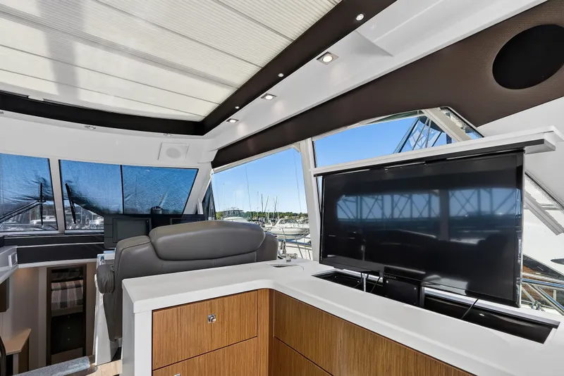 Slide: The Image of Cruisers 48 CANTIUS 2017 - 27