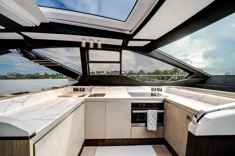 Slide: The Image of Azimut S7 2019 - 29