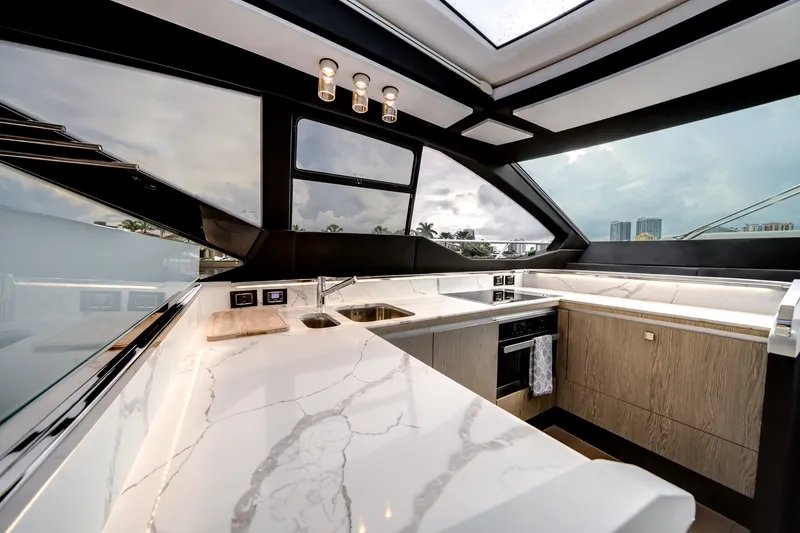 Slide: The Image of Azimut S7 2019 - 27
