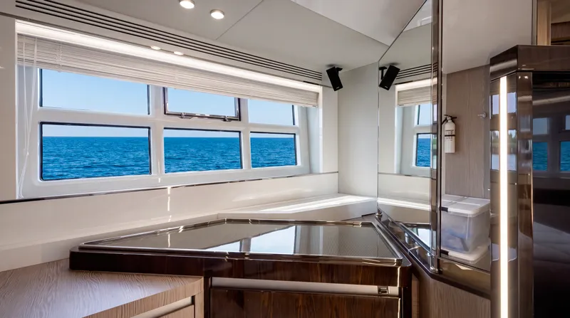 Slide: The Image of Azimut S7 2019 - 36