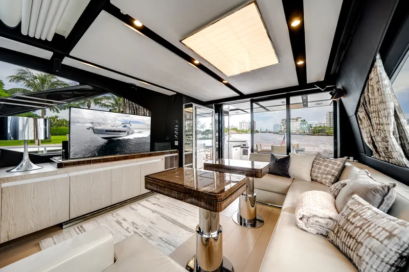 Slide: The Image of Azimut S7 2019 - 26