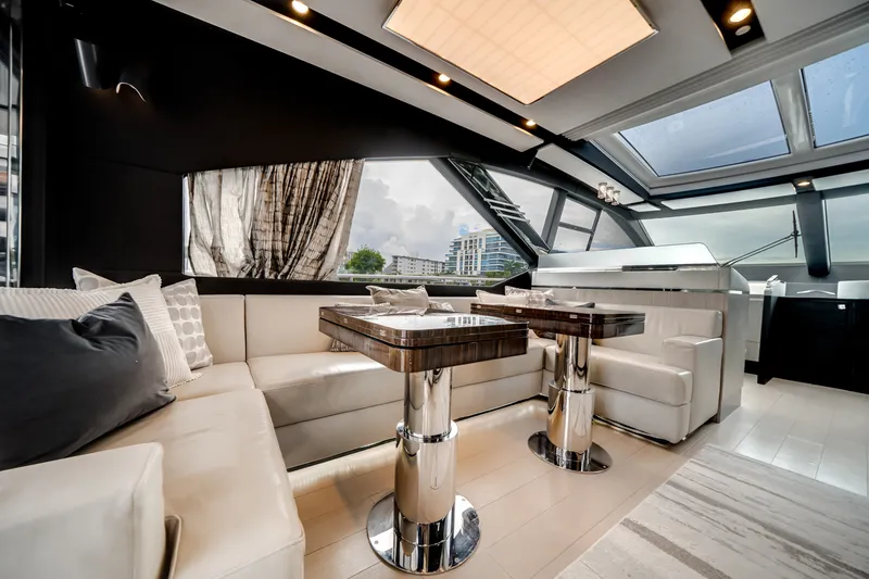 Slide: The Image of Azimut S7 2019 - 24