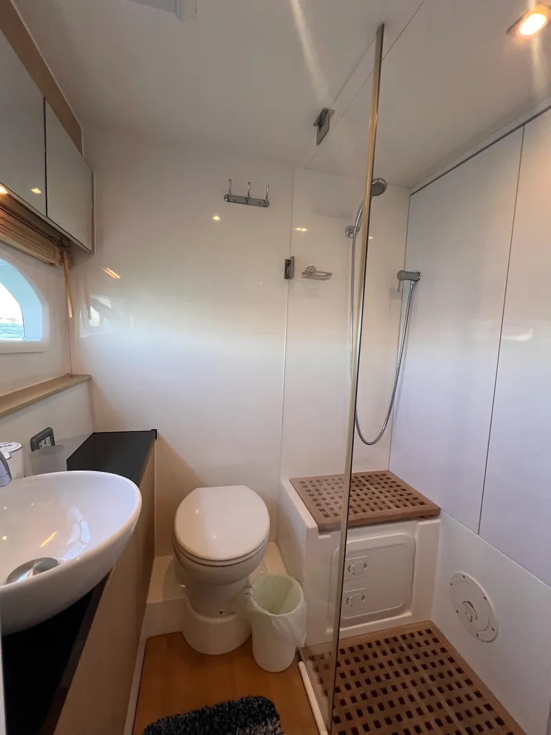 Slide: The Image of Aquila 44 YACHT 2018 - 17