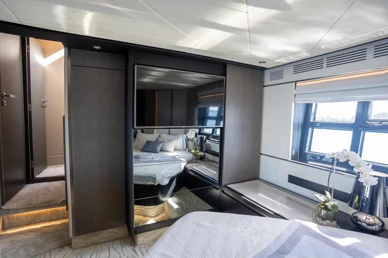 Slide: The Image of Azimut S6 2022 - 39