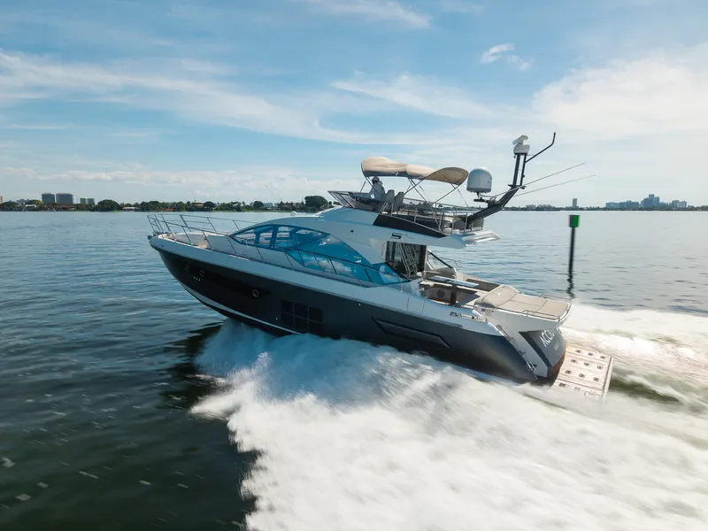 Slide: The Image of Azimut S6 2022 - 8