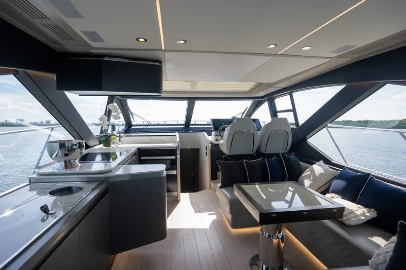 Slide: The Image of Azimut S6 2022 - 22