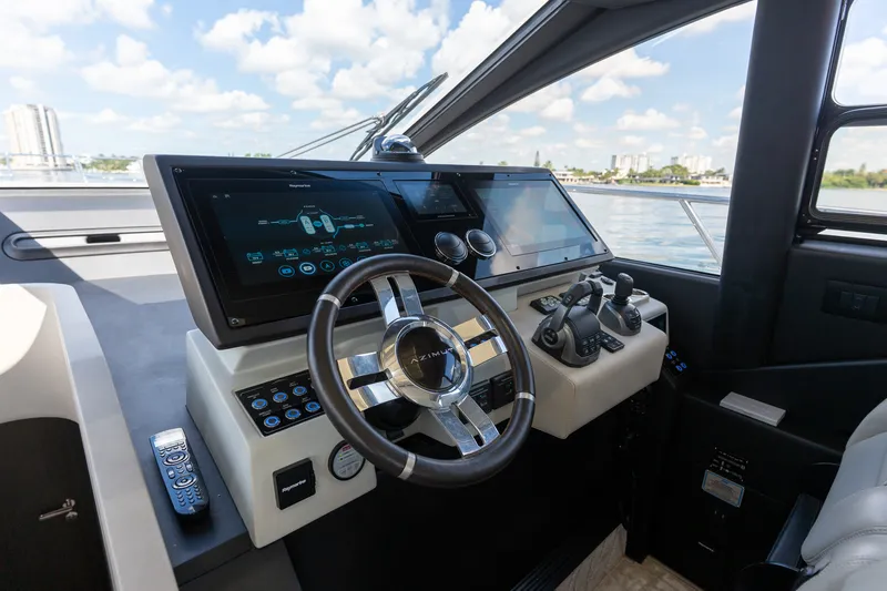 Slide: The Image of Azimut S6 2022 - 50