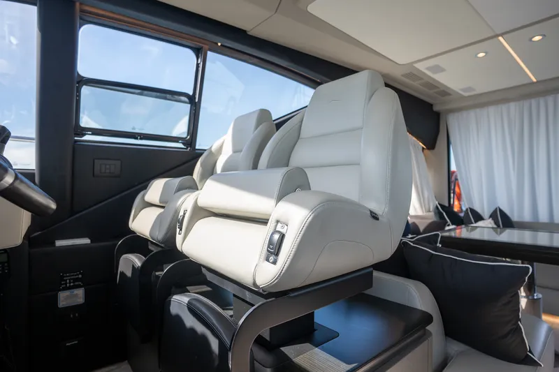 Slide: The Image of Azimut S6 2022 - 29