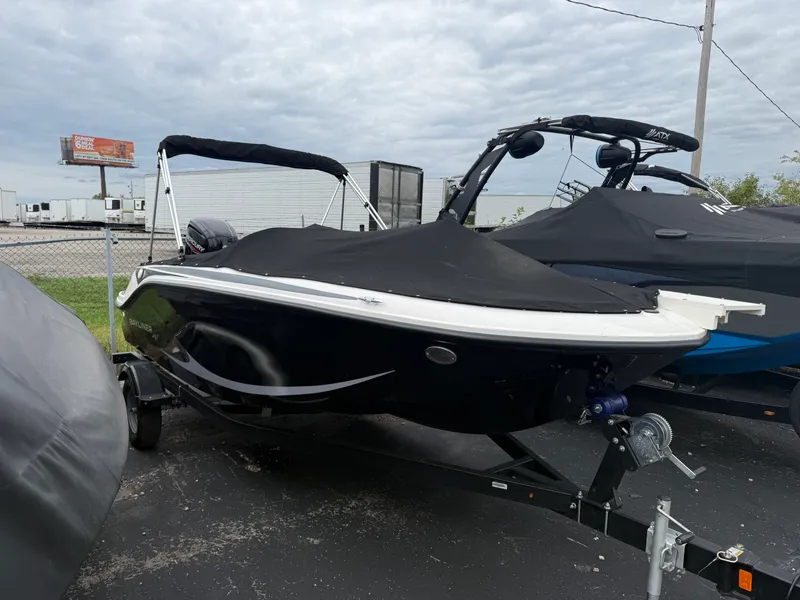 The Image of Bayliner M17 ELEMENT 2024 - 0