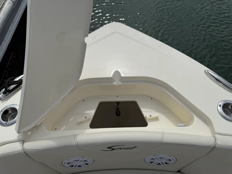 Slide: The Image of Scout 240 Dorado 2027 - 24