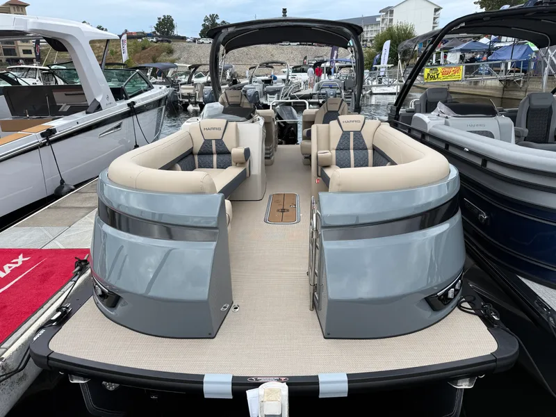 Slide: The Image of Harris Grand Mariner 250 2027 - 1