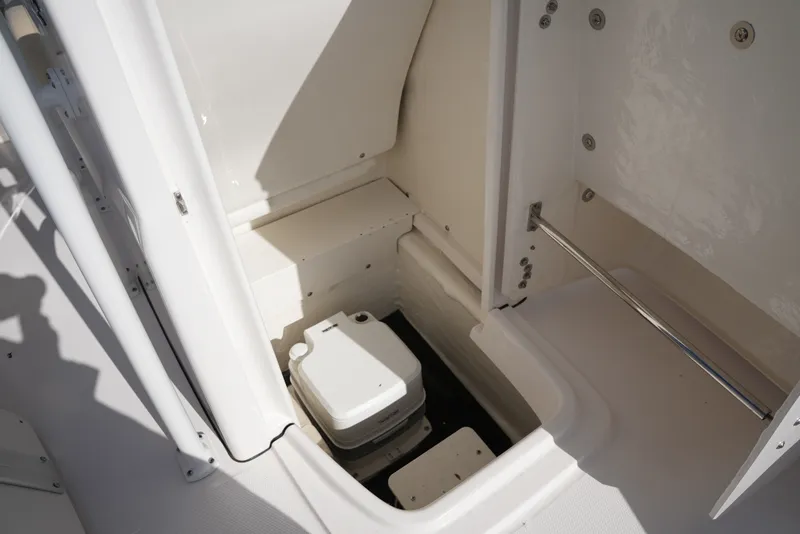 Slide: The Image of Robalo R202EX 2026 - 26