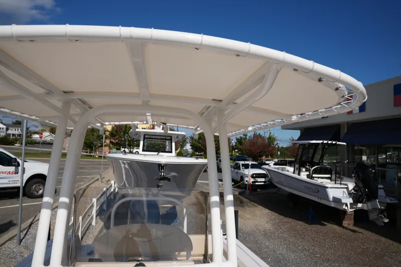 Slide: The Image of Robalo R202EX 2026 - 29