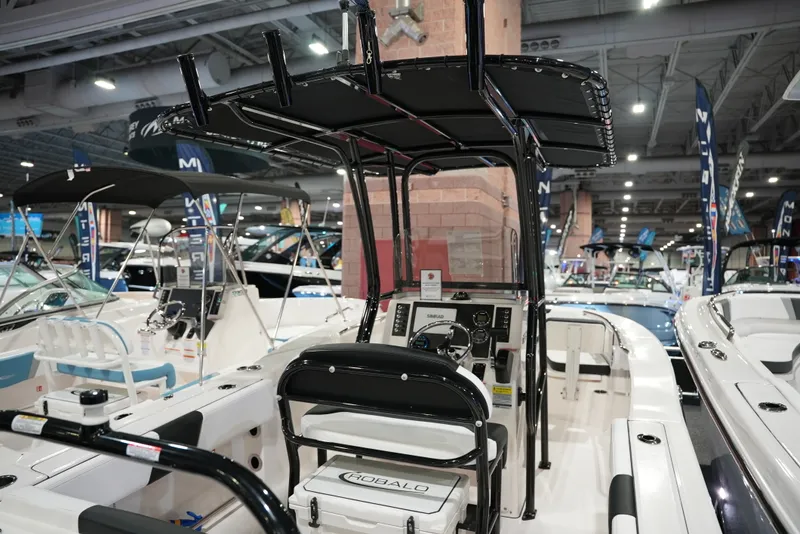 Slide: The Image of Robalo R202 EXPLORER 2026 - 5