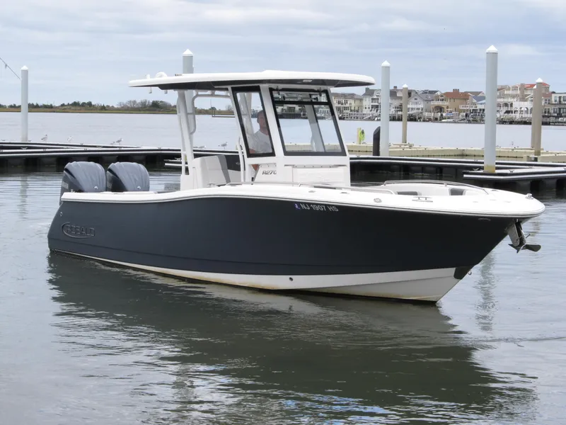 Slide: The Image of Robalo R270 2023 - 14