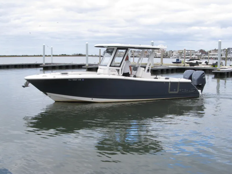 Slide: The Image of Robalo R270 2023 - 12