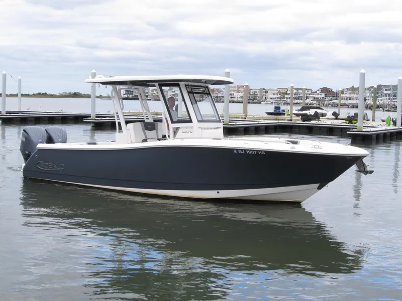 Slide: The Image of Robalo R270 2023 - 15