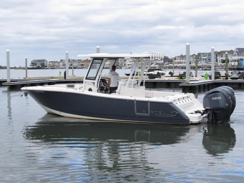 Slide: The Image of Robalo R270 2023 - 10