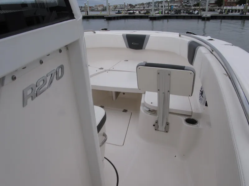 Slide: The Image of Robalo R270 2023 - 26