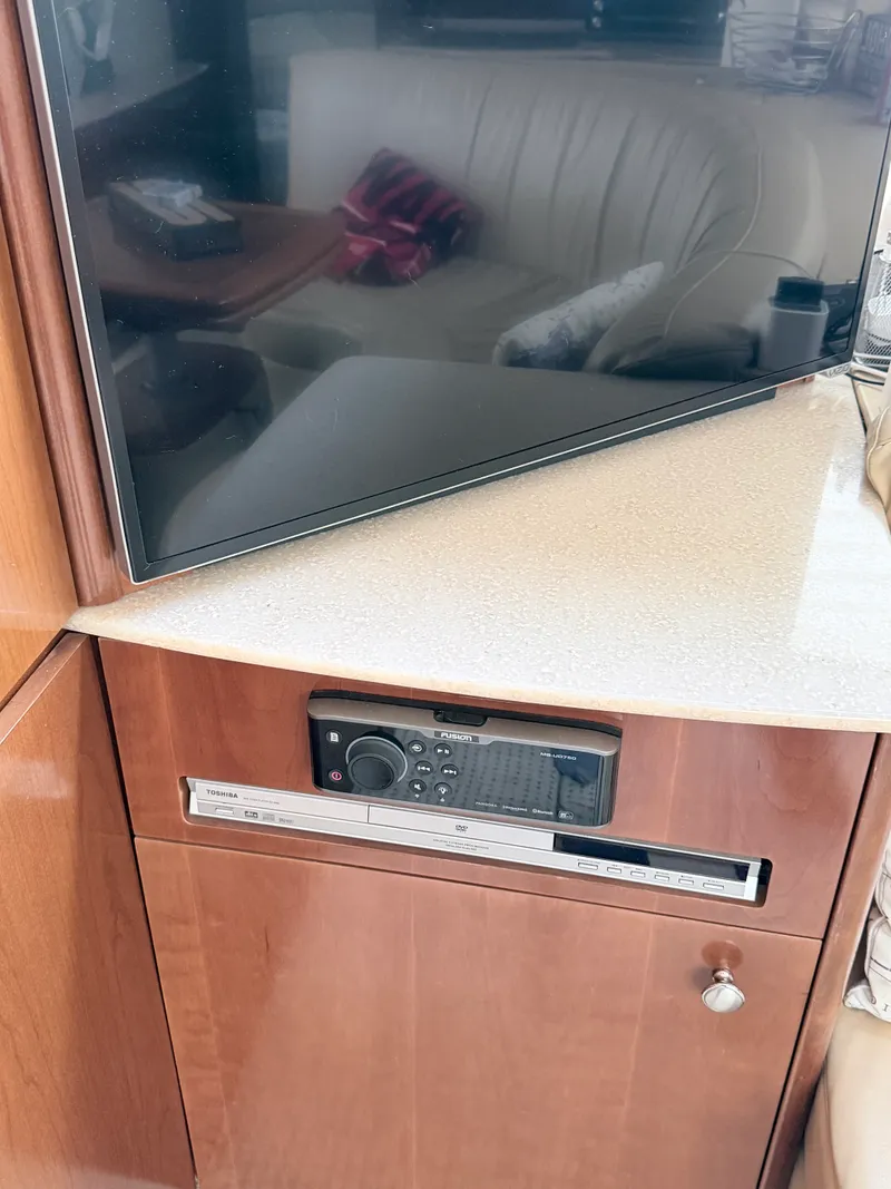 Slide: The Image of Meridian 368 MOTORYACHT 2005 - 36
