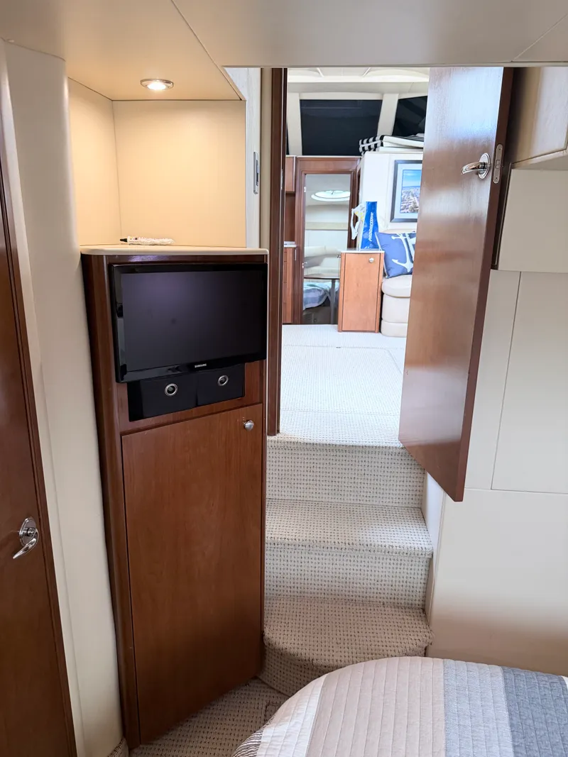 Slide: The Image of Meridian 368 MOTORYACHT 2005 - 40