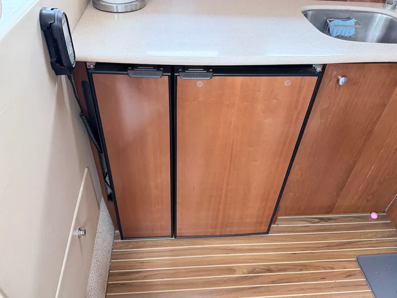 Slide: The Image of Meridian 368 MOTORYACHT 2005 - 32