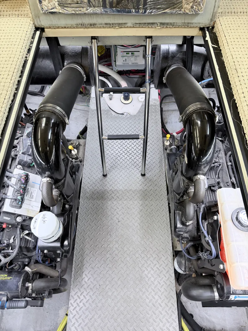 Slide: The Image of Meridian 368 MOTORYACHT 2005 - 46