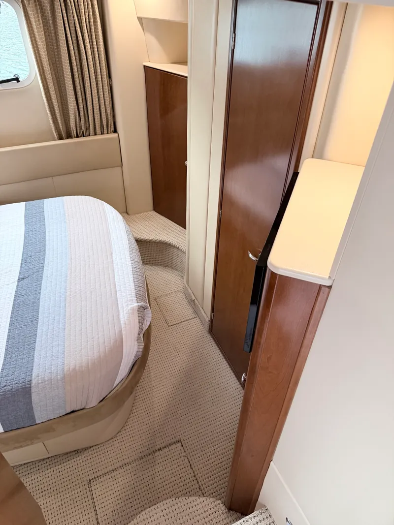 Slide: The Image of Meridian 368 MOTORYACHT 2005 - 38
