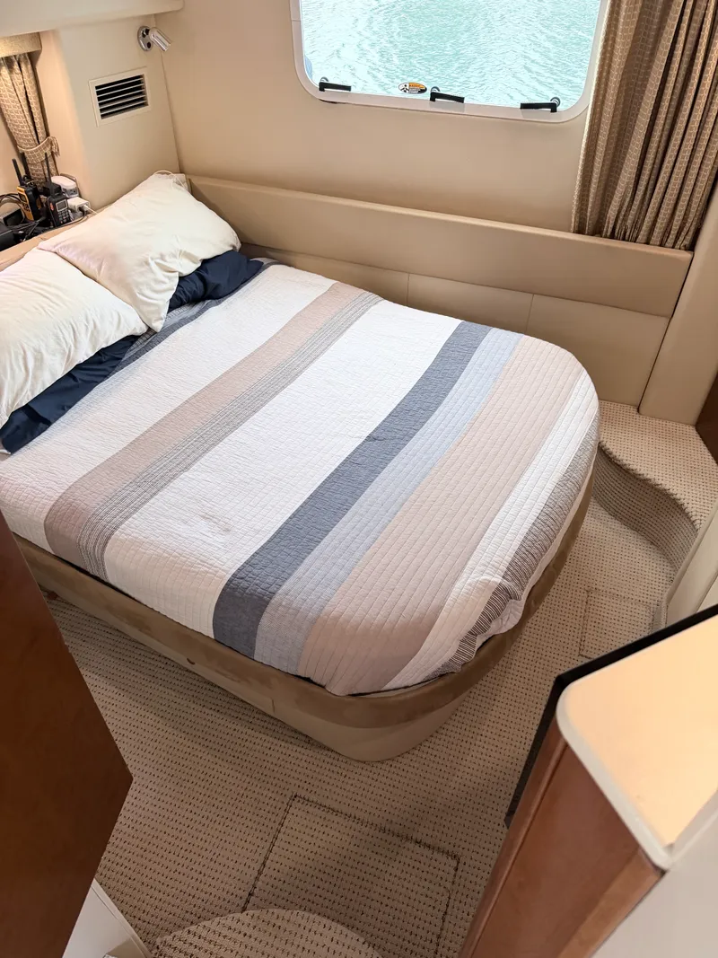 Slide: The Image of Meridian 368 MOTORYACHT 2005 - 37