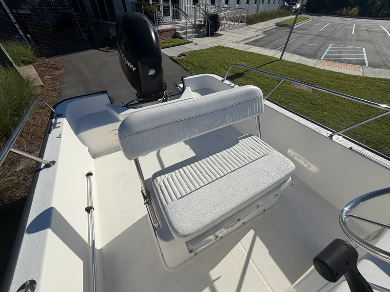 Slide: The Image of Boston Whaler 170 MONTAUK 2012 - 12