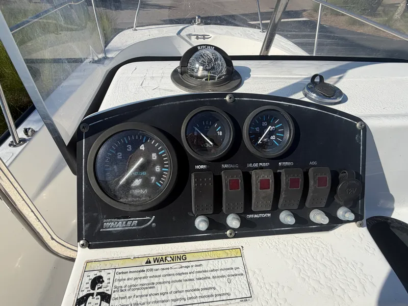 Slide: The Image of Boston Whaler 170 MONTAUK 2012 - 9