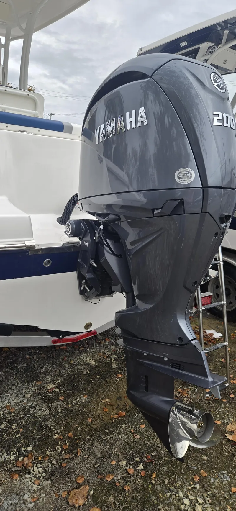 Slide: The Image of Robalo R222 2026 - 37